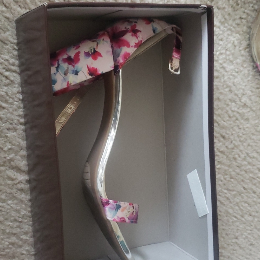 Women shoes